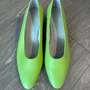 INTENTIONALLY BLANK Lime Green Kitten Heels Size 9